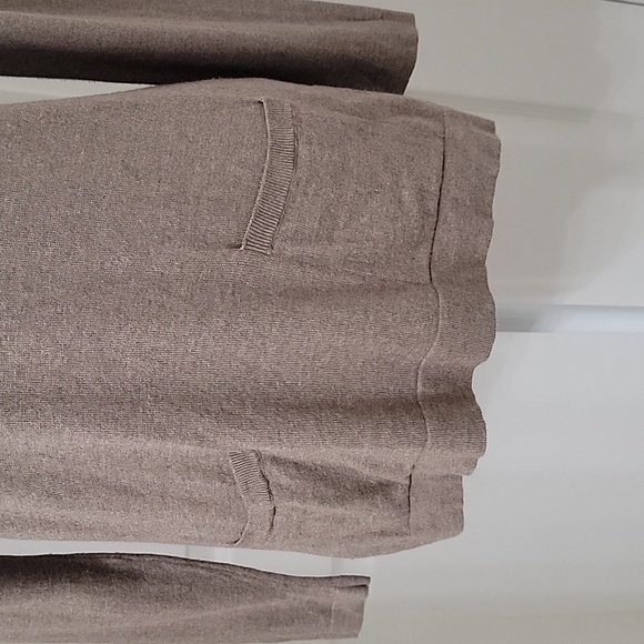 Leo & Nicole Size S Taupe Cowl Neck with Button Accent Pullover Sweater, GUC - Picture 3 of 12